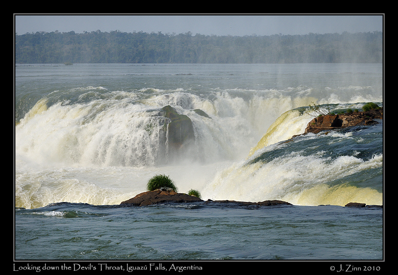 devils-throat-iguazu-falls_6347a