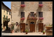  Pienza, � Janet Zinn