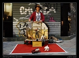  Street performer, Granada � Janet Zinn