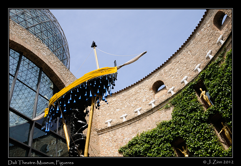 dali_museum_1227a